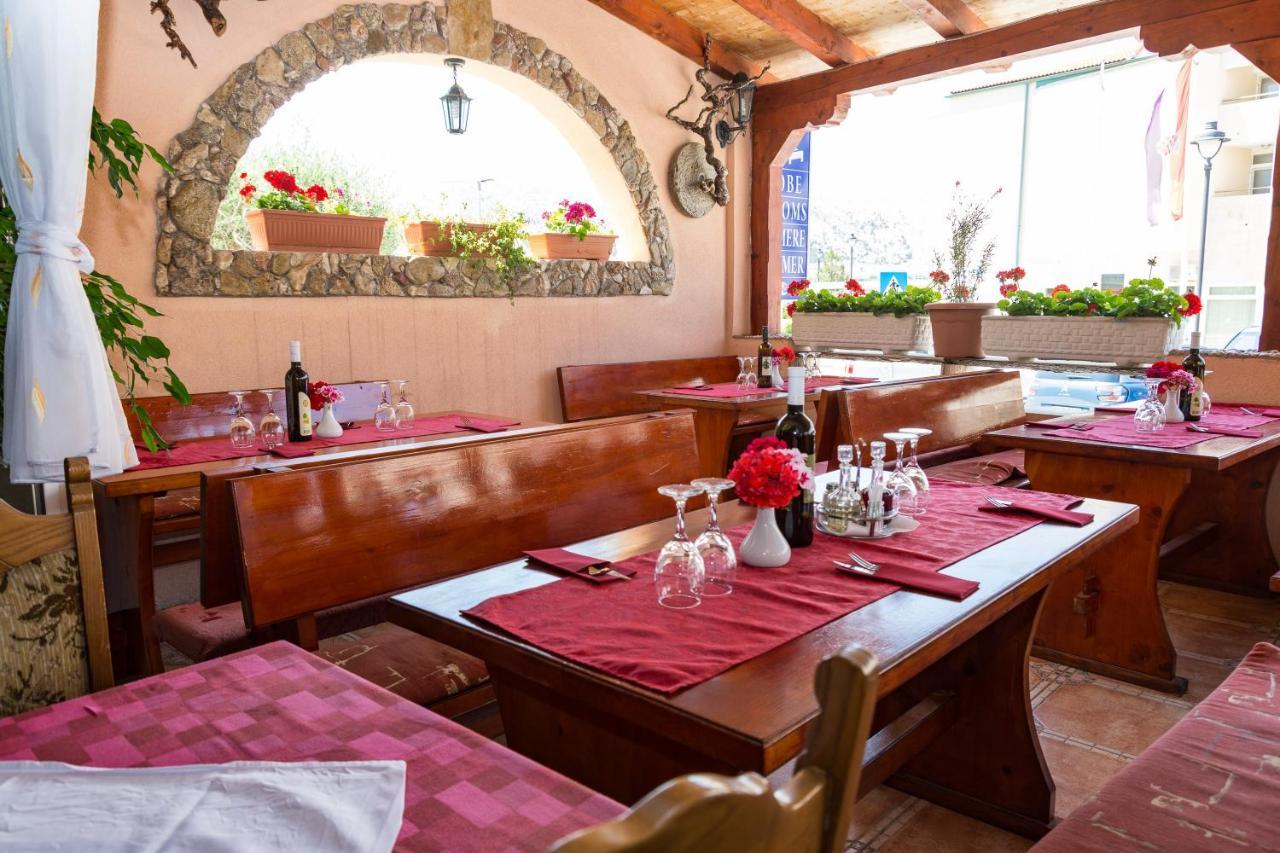 Bed And Breakfast Taverna Miskovic Pag Town Dış mekan fotoğraf