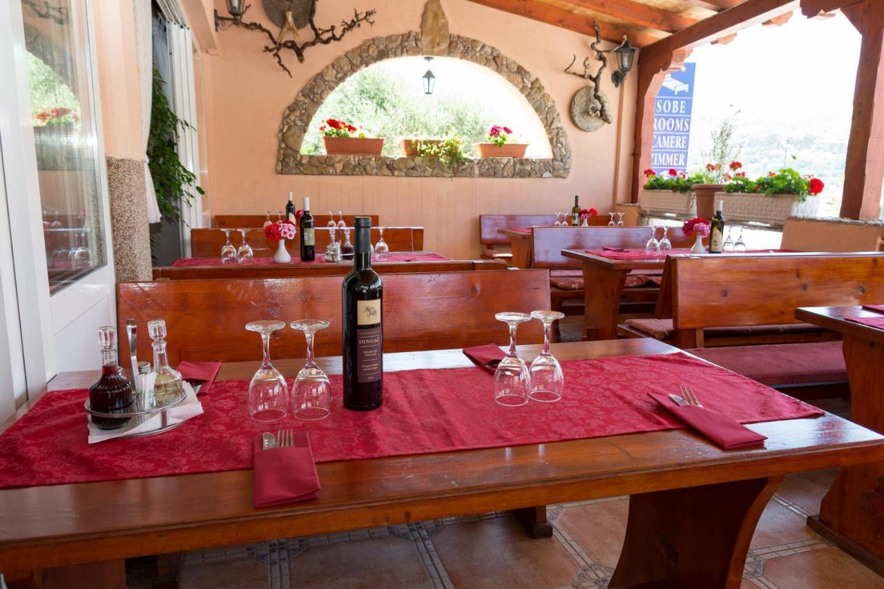 Bed And Breakfast Taverna Miskovic Pag Town Dış mekan fotoğraf